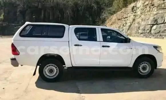 Acheter Occasion Voiture Toyota Hilux Blanc à Maseru, Maseru Acheter Occasion Voiture Toyota Hilux Blanc à Maseru, Maseru