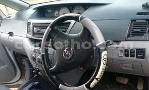 Acheter Occasion Voiture Toyota Noah Blanc à Maseru, Maseru Acheter Occasion Voiture Toyota Noah Blanc à Maseru, Maseru