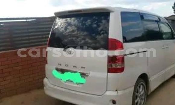 Acheter Occasion Voiture Toyota Noah Blanc à Maseru, Maseru Acheter Occasion Voiture Toyota Noah Blanc à Maseru, Maseru