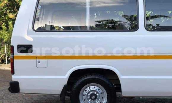Sayi Na hannu Toyota Hiace White Mota in Maseru a Maseru Sayi Na hannu Toyota Hiace White Mota in Maseru a Maseru