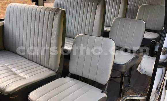 Sayi Na hannu Toyota Hiace White Mota in Maseru a Maseru Sayi Na hannu Toyota Hiace White Mota in Maseru a Maseru