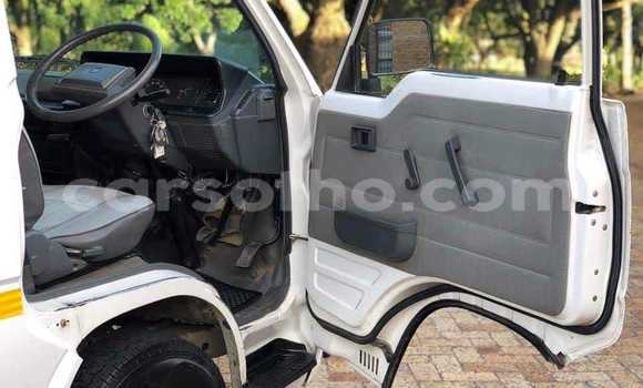 Sayi Na hannu Toyota Hiace White Mota in Maseru a Maseru Sayi Na hannu Toyota Hiace White Mota in Maseru a Maseru