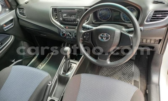 Sayi Na hannu Toyota Starlet White Mota in Maputsoe a Leribe Sayi Na hannu Toyota Starlet White Mota in Maputsoe a Leribe