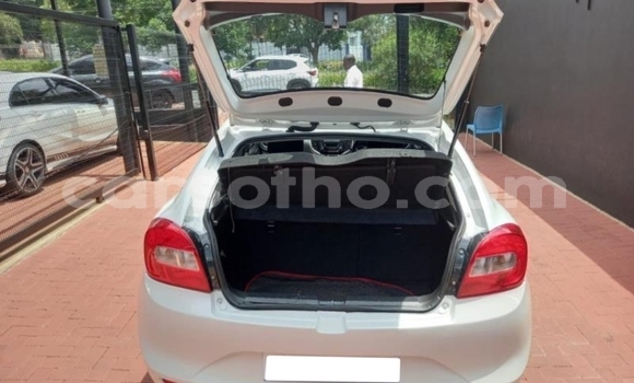 Sayi Na hannu Toyota Starlet White Mota in Maputsoe a Leribe Sayi Na hannu Toyota Starlet White Mota in Maputsoe a Leribe