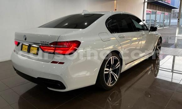 Sayi Na hannu BMW 7-Series White Mota in Maseru a Maseru Sayi Na hannu BMW 7-Series White Mota in Maseru a Maseru