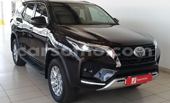 Acheter Occasion Voiture Toyota Fortuner Marron à Maseru, Maseru