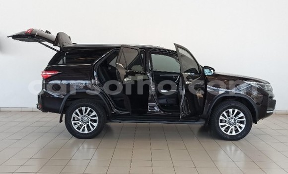 اشتري مستعمل Toyota Fortuner Brown سيارة في Maseru في Maseru اشتري مستعمل Toyota Fortuner Brown سيارة في Maseru في Maseru