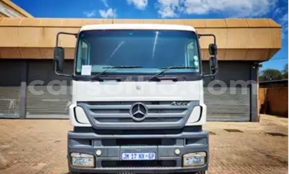 اشتري مستعمل Mercedes‒Benz Truck White شاحنة في Maseru في Maseru اشتري مستعمل Mercedes‒Benz Truck White شاحنة في Maseru في Maseru