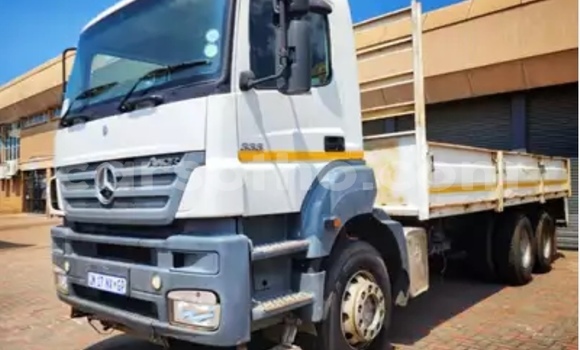 اشتري مستعمل Mercedes‒Benz Truck White شاحنة في Maseru في Maseru اشتري مستعمل Mercedes‒Benz Truck White شاحنة في Maseru في Maseru