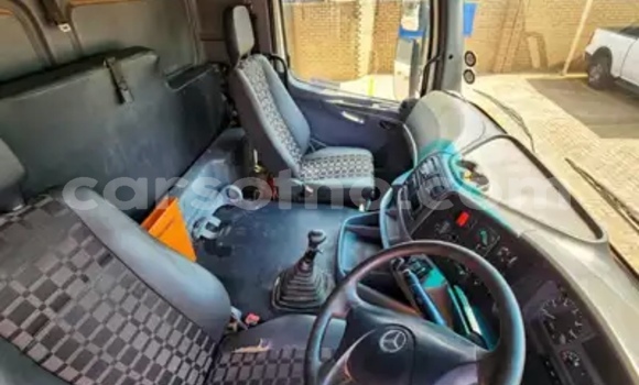 اشتري مستعمل Mercedes‒Benz Truck White شاحنة في Maseru في Maseru اشتري مستعمل Mercedes‒Benz Truck White شاحنة في Maseru في Maseru