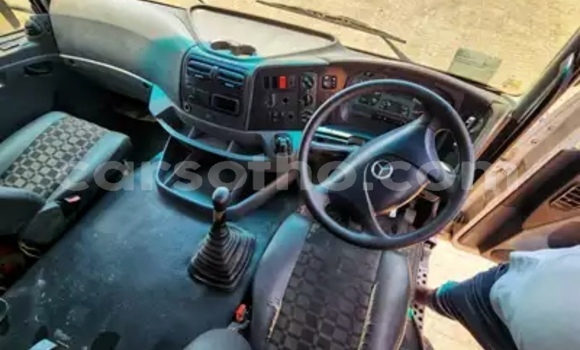 اشتري مستعمل Mercedes‒Benz Truck White شاحنة في Maseru في Maseru اشتري مستعمل Mercedes‒Benz Truck White شاحنة في Maseru في Maseru