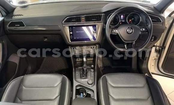 Sayi Na hannu Volkswagen Tiguan White Mota in Maseru a Maseru Sayi Na hannu Volkswagen Tiguan White Mota in Maseru a Maseru