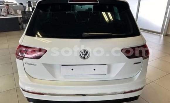 Sayi Na hannu Volkswagen Tiguan White Mota in Maseru a Maseru Sayi Na hannu Volkswagen Tiguan White Mota in Maseru a Maseru
