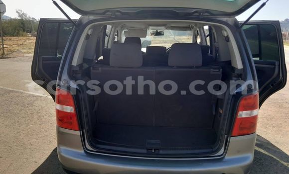 Acheter Occasion Voiture Volkswagen Touran Autre à Maseru, Maseru Acheter Occasion Voiture Volkswagen Touran Autre à Maseru, Maseru