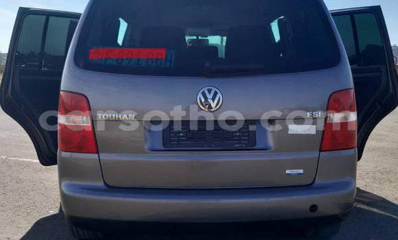 Acheter Occasion Voiture Volkswagen Touran Autre à Maseru, Maseru Acheter Occasion Voiture Volkswagen Touran Autre à Maseru, Maseru