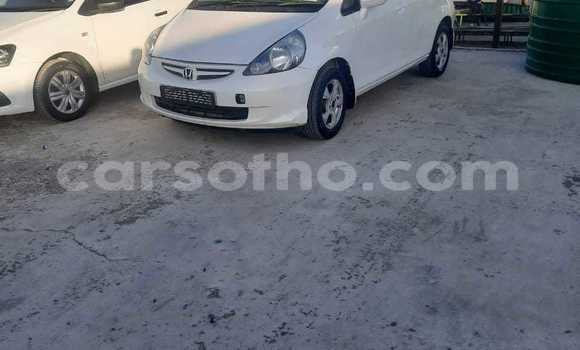 Sayi Na hannu Honda FIT White Mota in Import - Dubai a Maseru Sayi Na hannu Honda FIT White Mota in Import - Dubai a Maseru