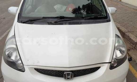 اشتري مستعمل Honda FIT White سيارة في Maputsoa في Leribe