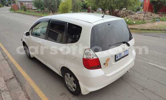 Acheter Occasion Voiture Honda FIT Blanc à Maputsoa, Leribe Acheter Occasion Voiture Honda FIT Blanc à Maputsoa, Leribe