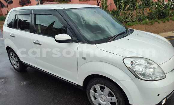 Acheter Occasion Voiture Mazda Verisa Blanc à Import - Dubai, Maseru Acheter Occasion Voiture Mazda Verisa Blanc à Import - Dubai, Maseru