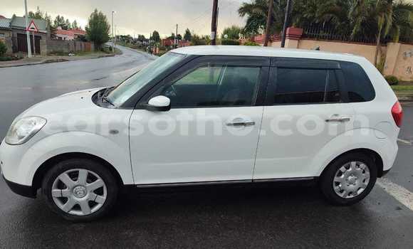 Acheter Occasion Voiture Mazda Verisa Blanc à Import - Dubai, Maseru Acheter Occasion Voiture Mazda Verisa Blanc à Import - Dubai, Maseru