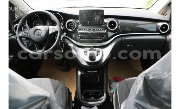 Acheter Import Voiture Mercedes-Benz 250 Noir à Import - Dubai, Maseru Acheter Import Voiture Mercedes-Benz 250 Noir à Import - Dubai, Maseru