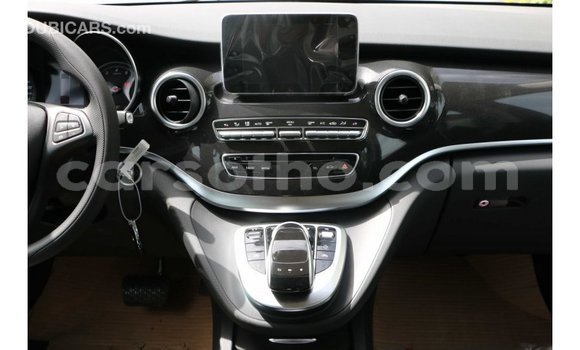 Acheter Import Voiture Mercedes-Benz 250 Noir à Import - Dubai, Maseru Acheter Import Voiture Mercedes-Benz 250 Noir à Import - Dubai, Maseru