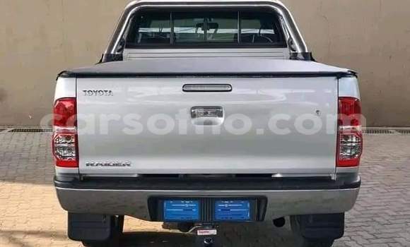 Sayi Na hannu Toyota Hilux Silver Mota in Maseru a Maseru Sayi Na hannu Toyota Hilux Silver Mota in Maseru a Maseru