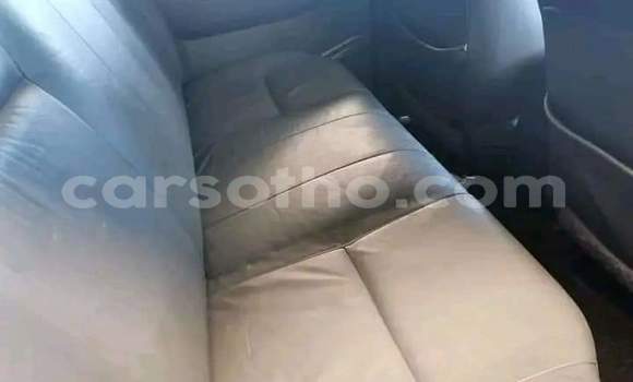 Sayi Na hannu Toyota Hilux Silver Mota in Maseru a Maseru Sayi Na hannu Toyota Hilux Silver Mota in Maseru a Maseru