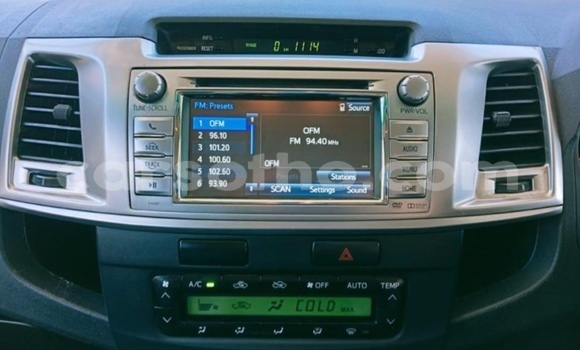 Sayi Na hannu Toyota Hilux White Mota in Maputsoe a Leribe Sayi Na hannu Toyota Hilux White Mota in Maputsoe a Leribe