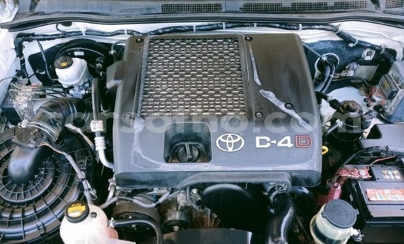 Sayi Na hannu Toyota Hilux White Mota in Maputsoe a Leribe Sayi Na hannu Toyota Hilux White Mota in Maputsoe a Leribe