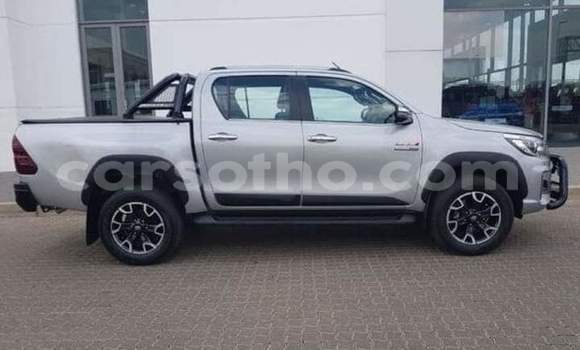 Sayi Na hannu Toyota Hilux Silver Mota in Maseru a Maseru Sayi Na hannu Toyota Hilux Silver Mota in Maseru a Maseru