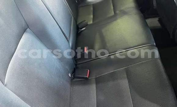 Sayi Na hannu Toyota Hilux Silver Mota in Maseru a Maseru Sayi Na hannu Toyota Hilux Silver Mota in Maseru a Maseru
