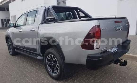 Sayi Na hannu Toyota Hilux Silver Mota in Maseru a Maseru Sayi Na hannu Toyota Hilux Silver Mota in Maseru a Maseru