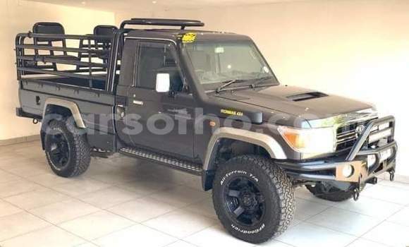 Sayi Na hannu Toyota Land Cruiser Black Mota in Maseru a Maseru Sayi Na hannu Toyota Land Cruiser Black Mota in Maseru a Maseru