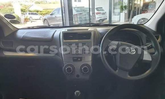 Sayi Na hannu Toyota Avanza Beige Mota in Maseru a Maseru Sayi Na hannu Toyota Avanza Beige Mota in Maseru a Maseru