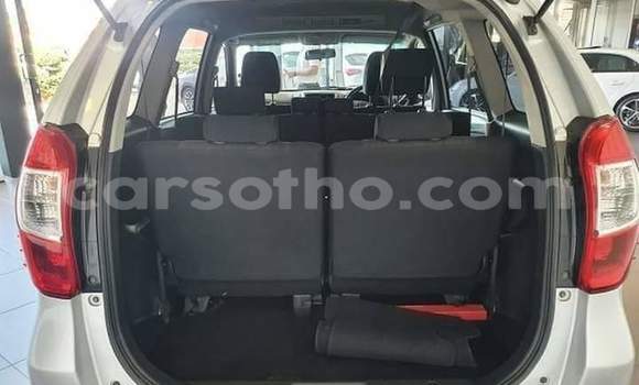 Sayi Na hannu Toyota Avanza Beige Mota in Maseru a Maseru Sayi Na hannu Toyota Avanza Beige Mota in Maseru a Maseru