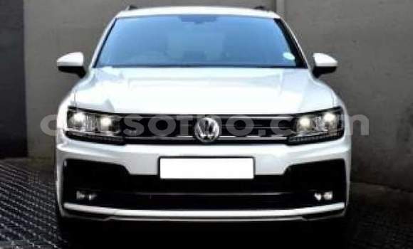 Sayi Na hannu Volkswagen Tiguan White Mota in Maseru a Maseru