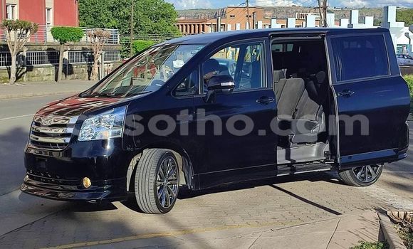 Acheter Occasion Voiture Toyota Noah Noir à Maseru, Maseru Acheter Occasion Voiture Toyota Noah Noir à Maseru, Maseru