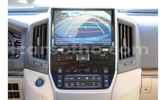 Acheter Import Voiture Toyota Land Cruiser Noir à Import - Dubai, Maseru Acheter Import Voiture Toyota Land Cruiser Noir à Import - Dubai, Maseru