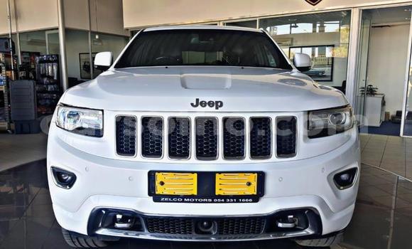 Sayi Na hannu Jeep Grand Cherokee White Mota in Maseru a Maseru Sayi Na hannu Jeep Grand Cherokee White Mota in Maseru a Maseru