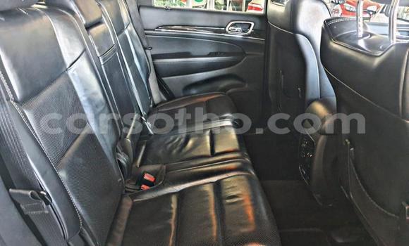 Sayi Na hannu Jeep Grand Cherokee White Mota in Maseru a Maseru Sayi Na hannu Jeep Grand Cherokee White Mota in Maseru a Maseru