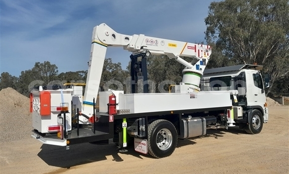 Sayi Na hannu Hino 300 Series White Babbar mota in Maseru a Maseru Sayi Na hannu Hino 300 Series White Babbar mota in Maseru a Maseru