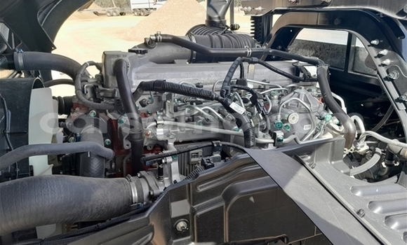 Sayi Na hannu Hino 300 Series White Babbar mota in Maseru a Maseru Sayi Na hannu Hino 300 Series White Babbar mota in Maseru a Maseru