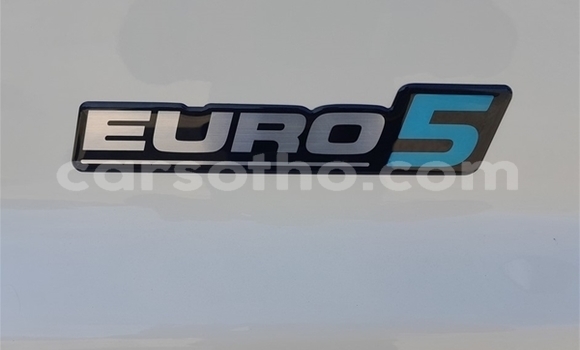 Sayi Na hannu Hino 300 Series White Babbar mota in Maseru a Maseru Sayi Na hannu Hino 300 Series White Babbar mota in Maseru a Maseru