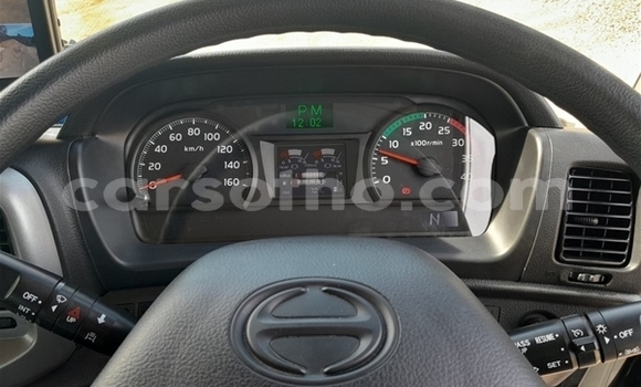 Sayi Na hannu Hino 300 Series White Babbar mota in Maseru a Maseru Sayi Na hannu Hino 300 Series White Babbar mota in Maseru a Maseru