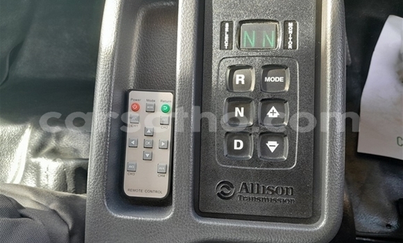 Sayi Na hannu Hino 300 Series White Babbar mota in Maseru a Maseru Sayi Na hannu Hino 300 Series White Babbar mota in Maseru a Maseru