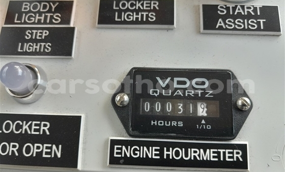 Sayi Na hannu Hino 300 Series White Babbar mota in Maseru a Maseru Sayi Na hannu Hino 300 Series White Babbar mota in Maseru a Maseru