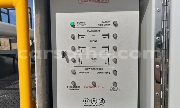 Sayi Na hannu Hino 300 Series White Babbar mota in Maseru a Maseru Sayi Na hannu Hino 300 Series White Babbar mota in Maseru a Maseru