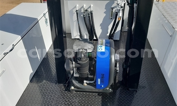 Sayi Na hannu Hino 300 Series White Babbar mota in Maseru a Maseru Sayi Na hannu Hino 300 Series White Babbar mota in Maseru a Maseru