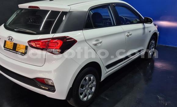 Buy Used Hyundai i20 White Car in Maseru in Maseru Buy Used Hyundai i20 White Car in Maseru in Maseru
